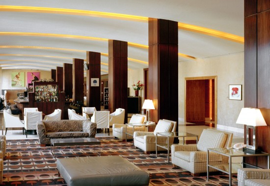 2042_HiltonTimesSq_ProjPic01