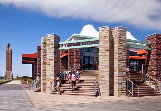 2557_JonesBeach-BrdwlkCafe_ProjPic01
