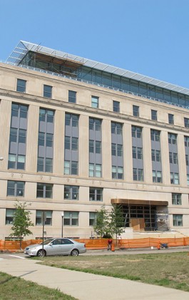 MIT-E52_SlideShow01