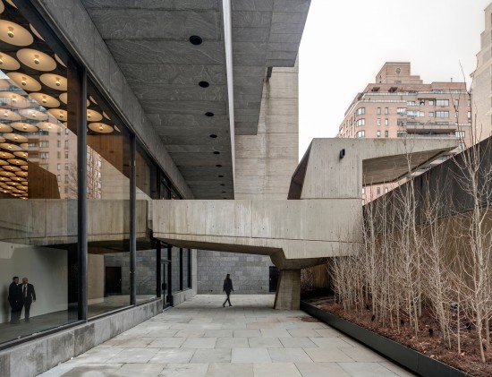 2466 Met Breuer ProjPic08