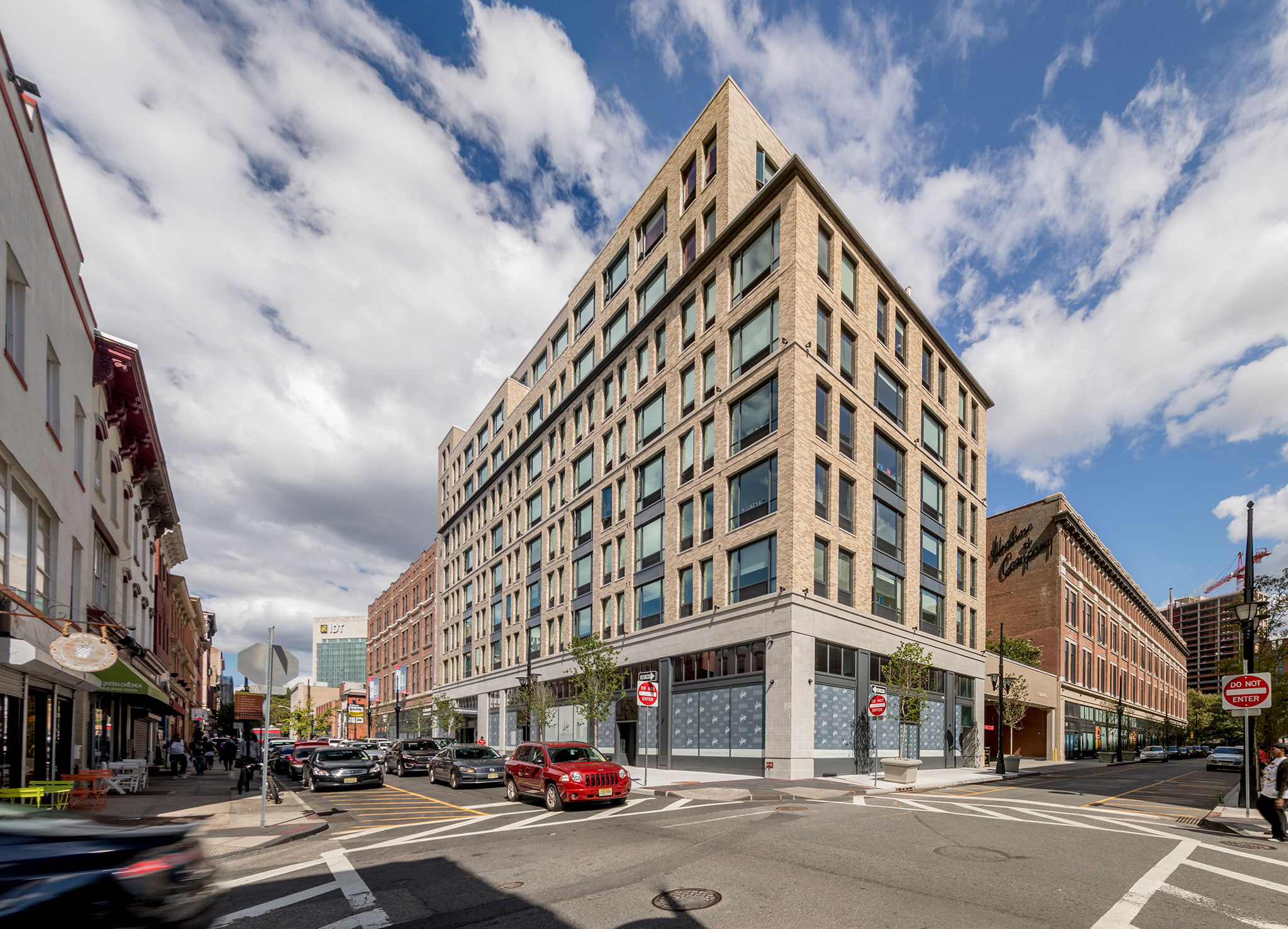 Hahne & Company Building: 2435 Hahnes Ext13