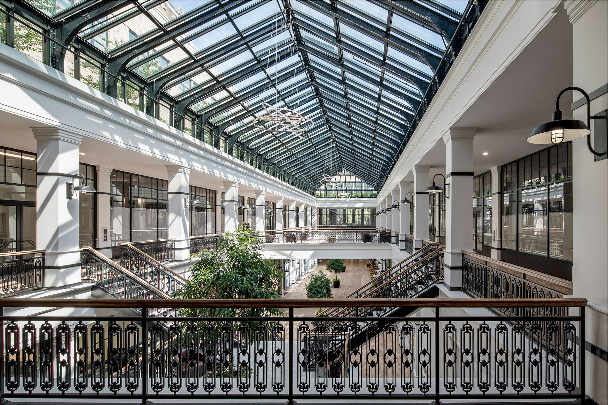 Hahne & Company Building: 2435 Hahnes Int04a