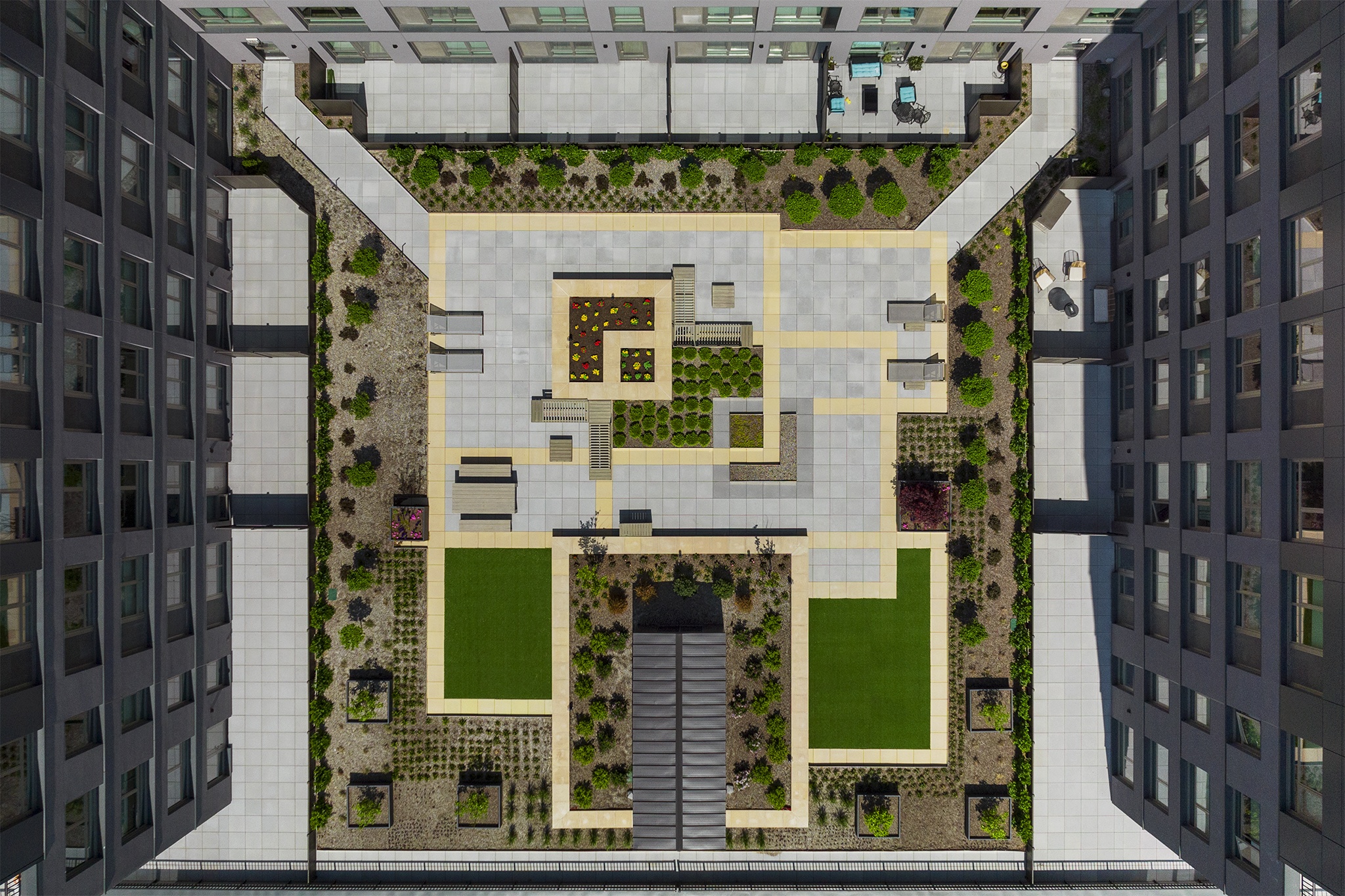 25 Maple Avenue: 2726 25Maple Terrace 3rdFlr Ext04