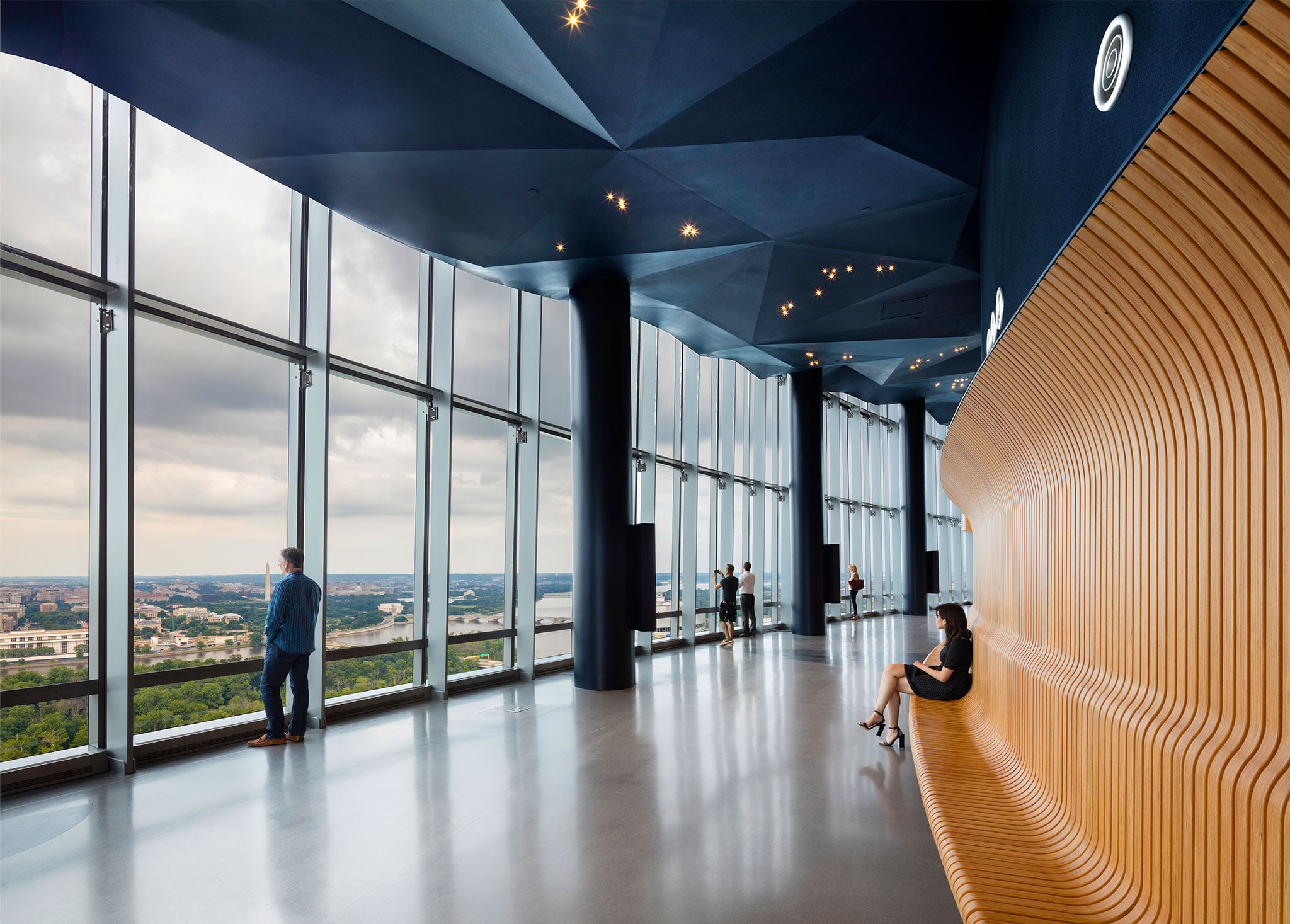 Central Place: 6033 CentralPlace ObservationDeck Int01