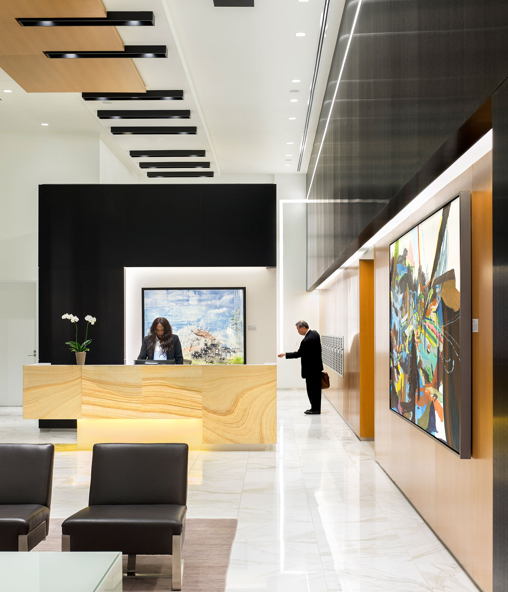 Central Place: 6033 CentralPlace ResidentialLobby Int02