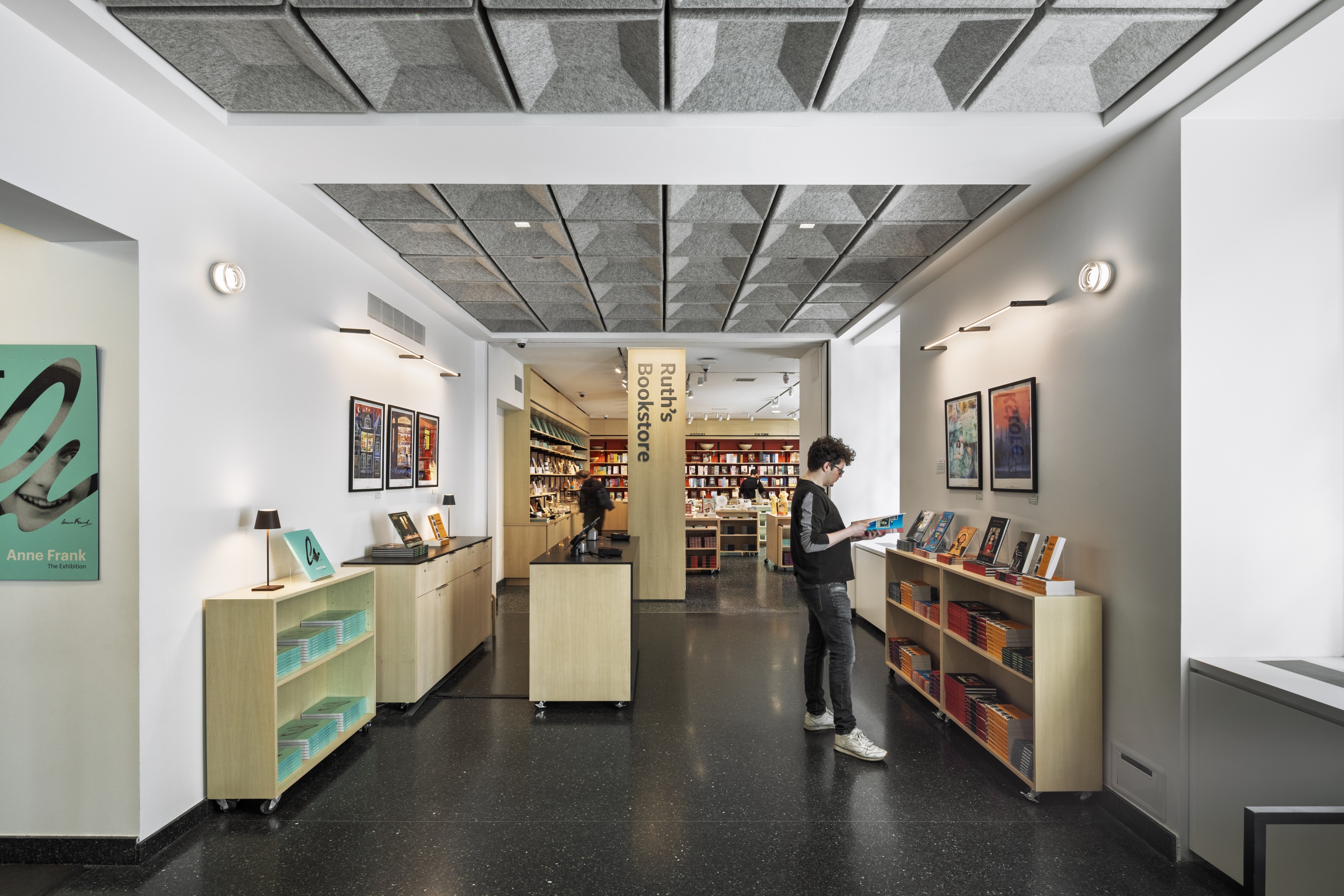 The Center for Jewish History: CJH Int04