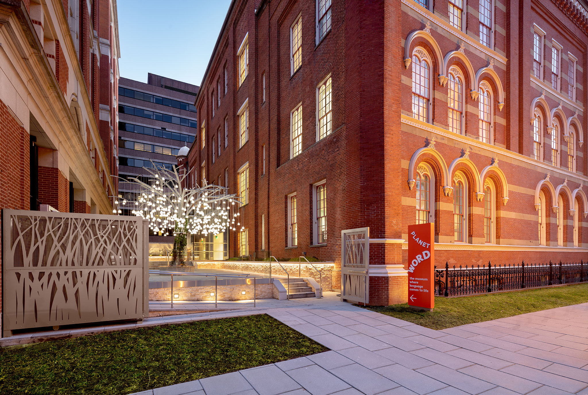 Planet Word: PlanetWord PLP Ext01 Copy