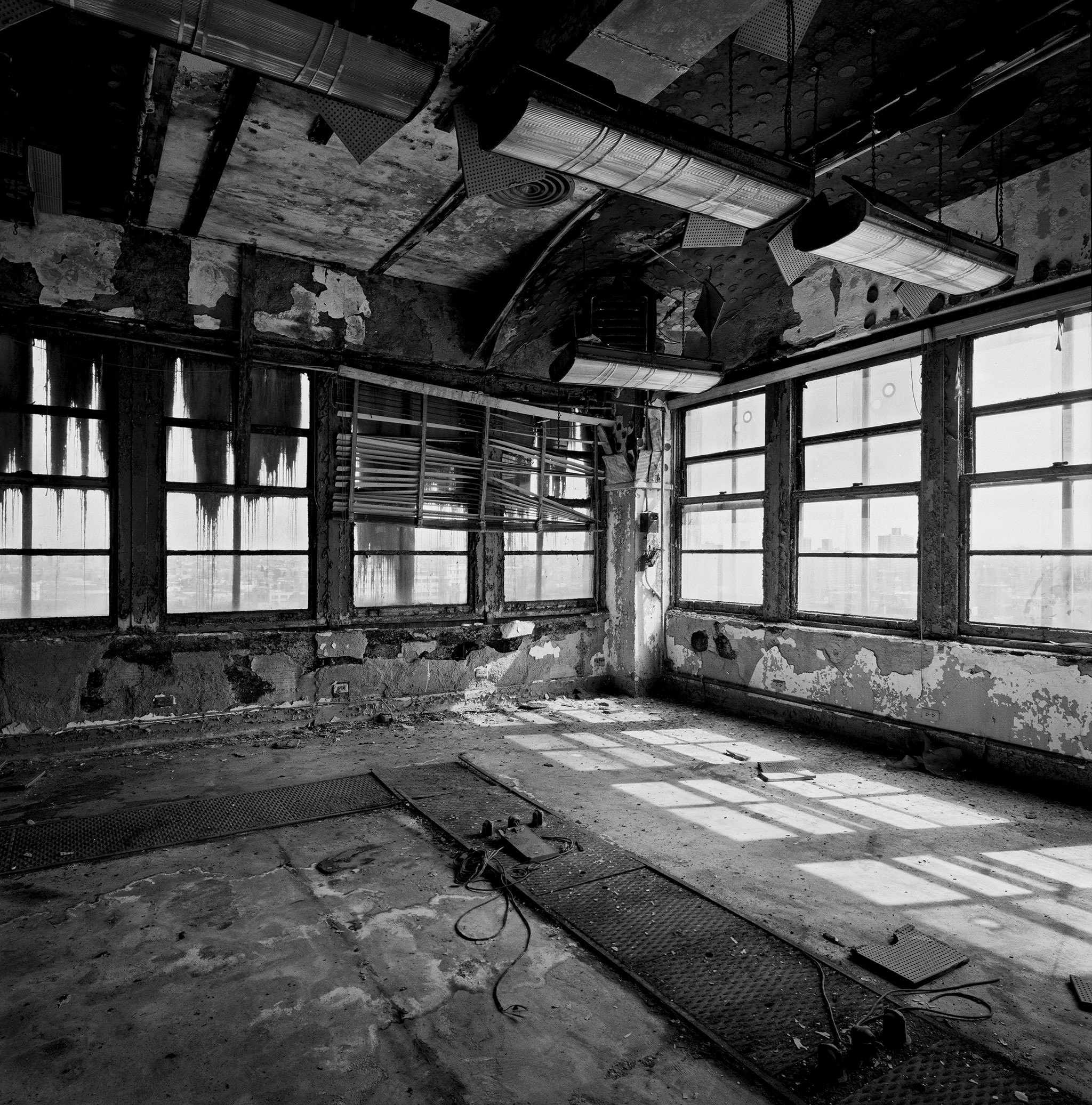 Brooklyn Navy Yard, Building 77: 2270 BNYBldg77 16thFlr 2005 Historic01