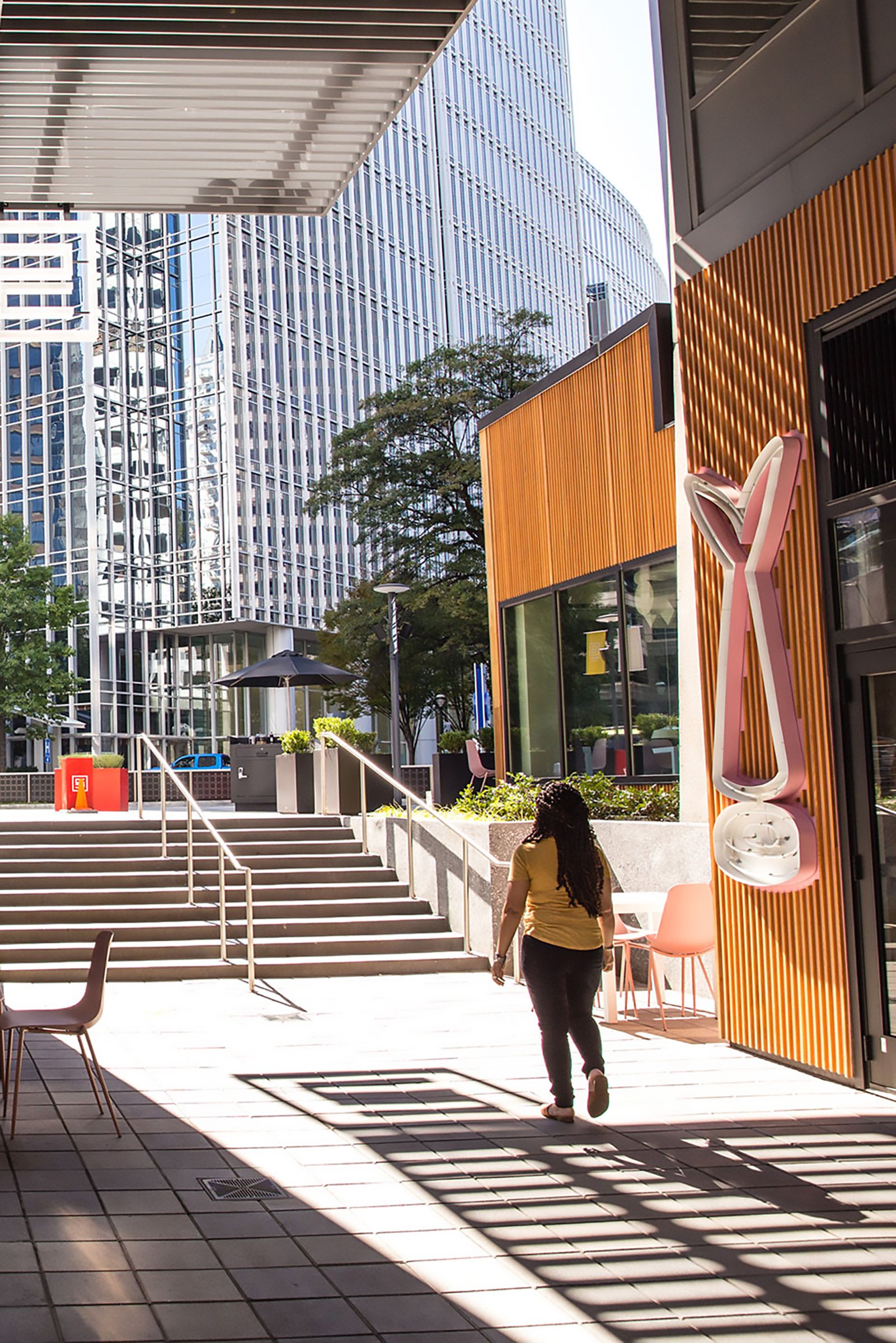 Colony Square: 2605 ColonySq TheGathering20201008 Event02