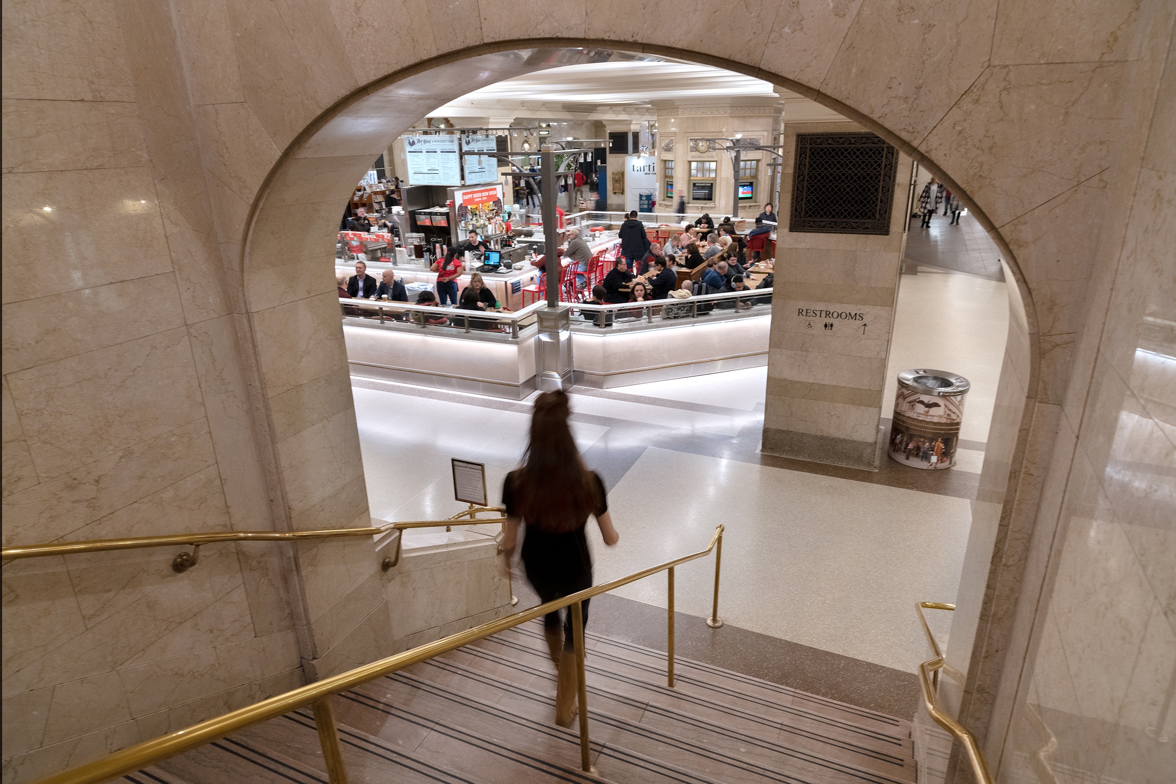 Grand Central Terminal: GrandCentralDiningKiosks Int09